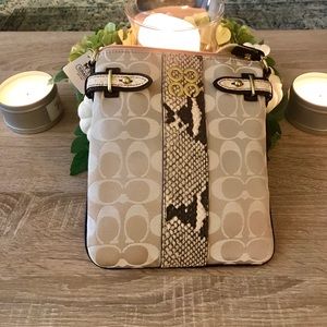 Signature Coach Collection Crossbody